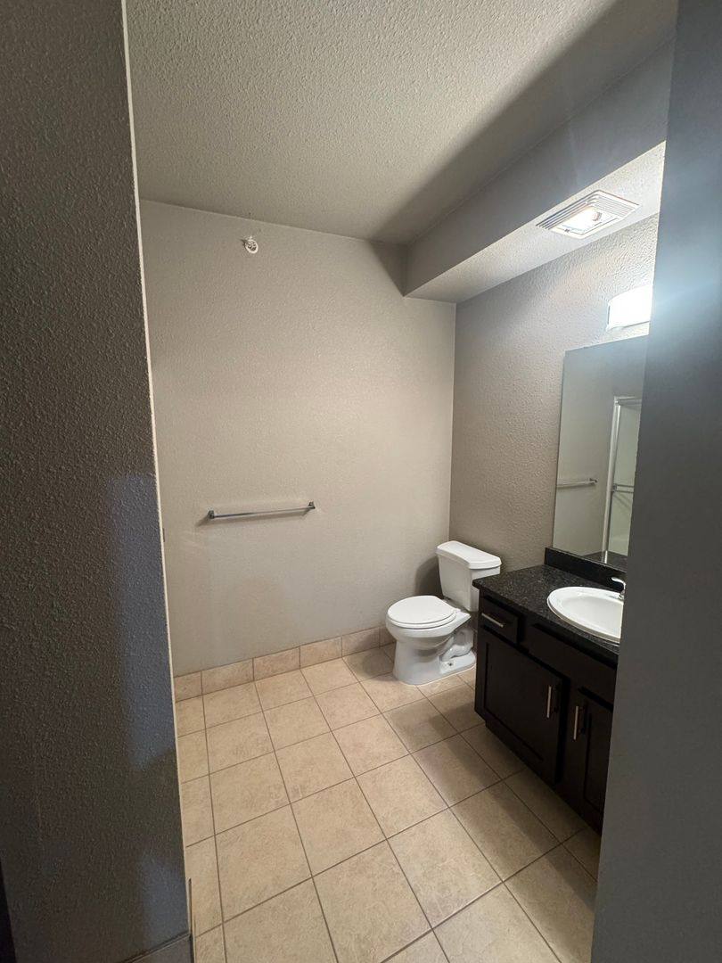 Apartment for rent at 1200 W Walnut St, Springfield, MO 65806