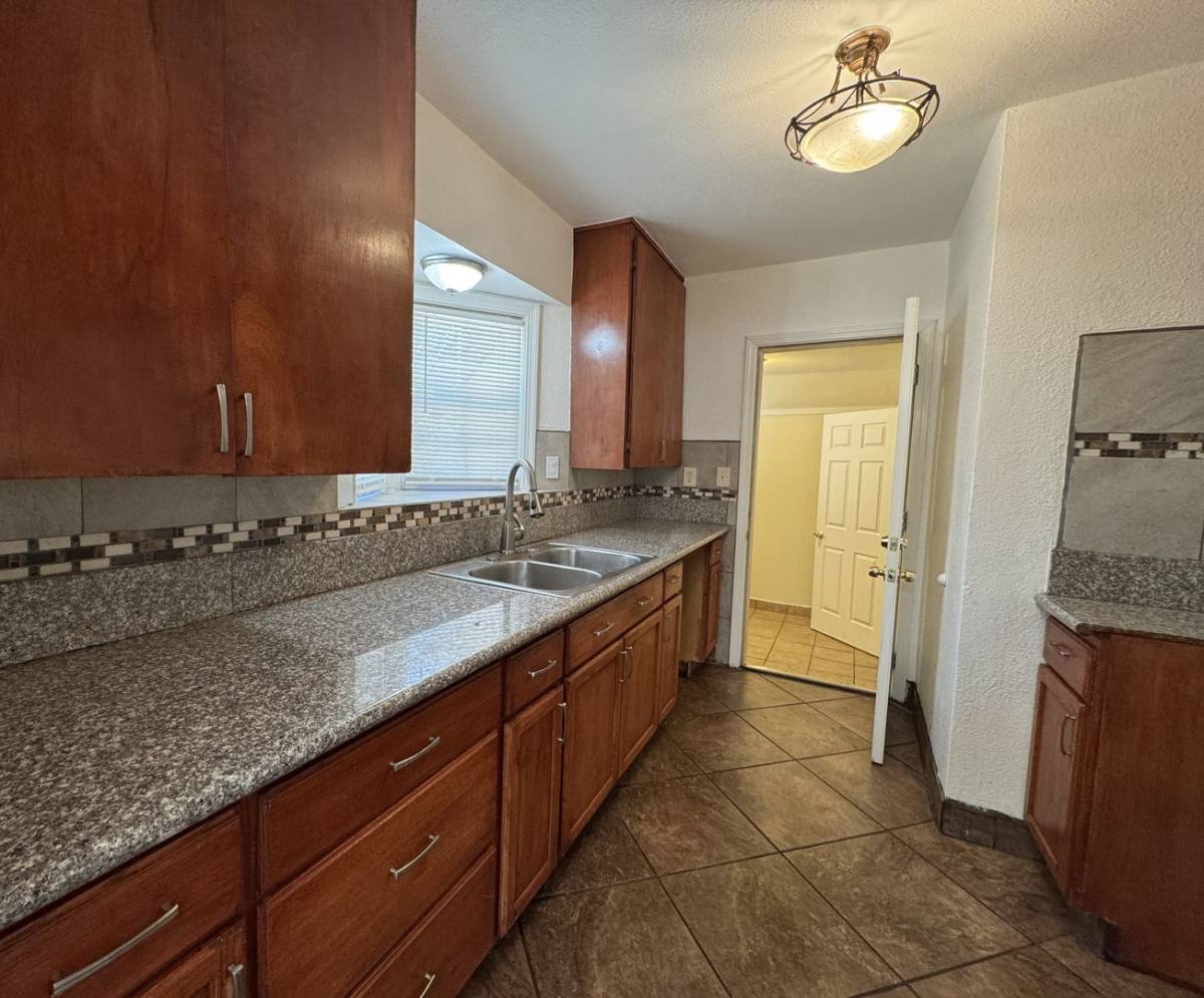 House for rent at 4789 E Hedges Ave, Fresno, CA 93703