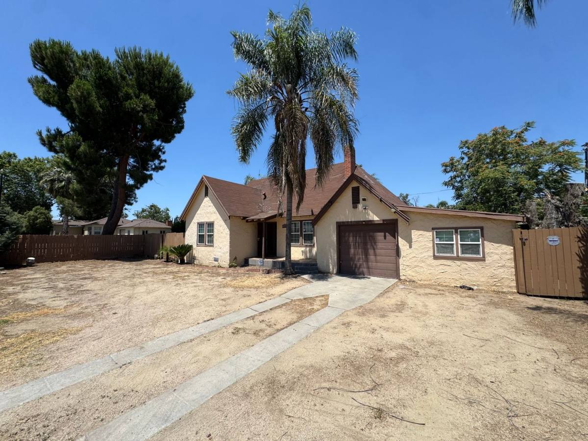 House for rent at 4789 E Hedges Ave, Fresno, CA 93703