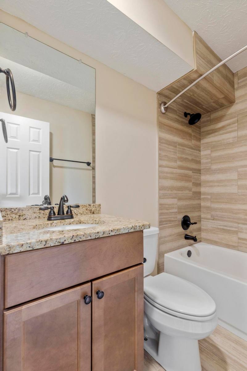 Apartment for rent at 362 W Magnolia Ave, Auburn, AL 36830