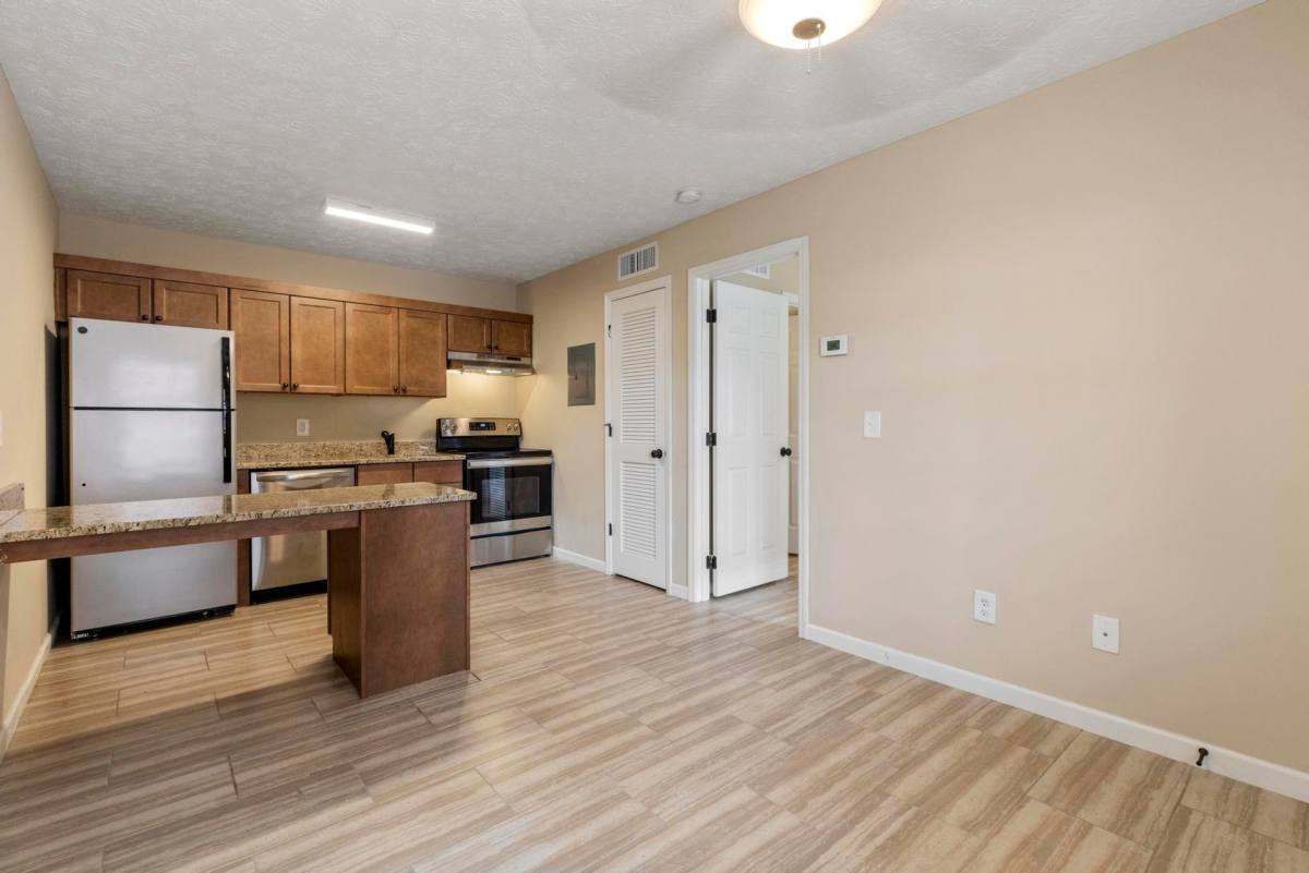 Apartment for rent at 362 W Magnolia Ave, Auburn, AL 36830