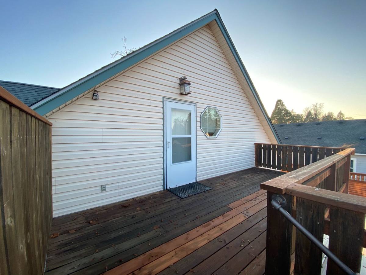 Apartment for rent at 236 E Madison, Cottage Grove, OR 97424