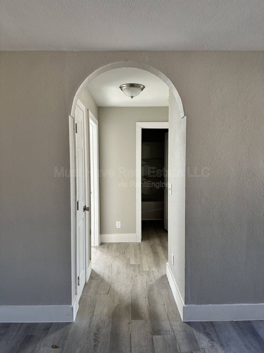 Apartment for rent at 347 4th St SE #3A, Hickory, NC 28602