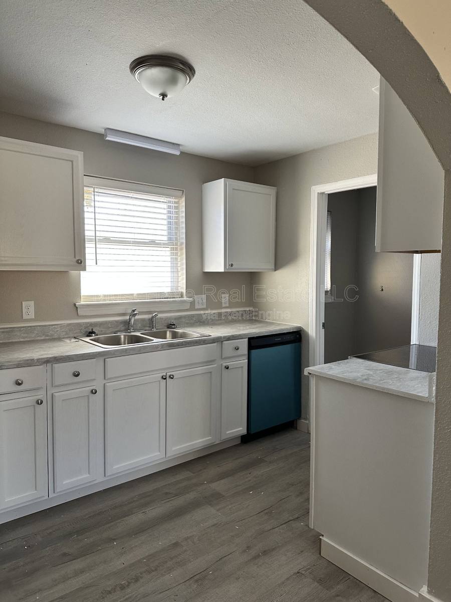 Apartment for rent at 347 4th St SE #3A, Hickory, NC 28602
