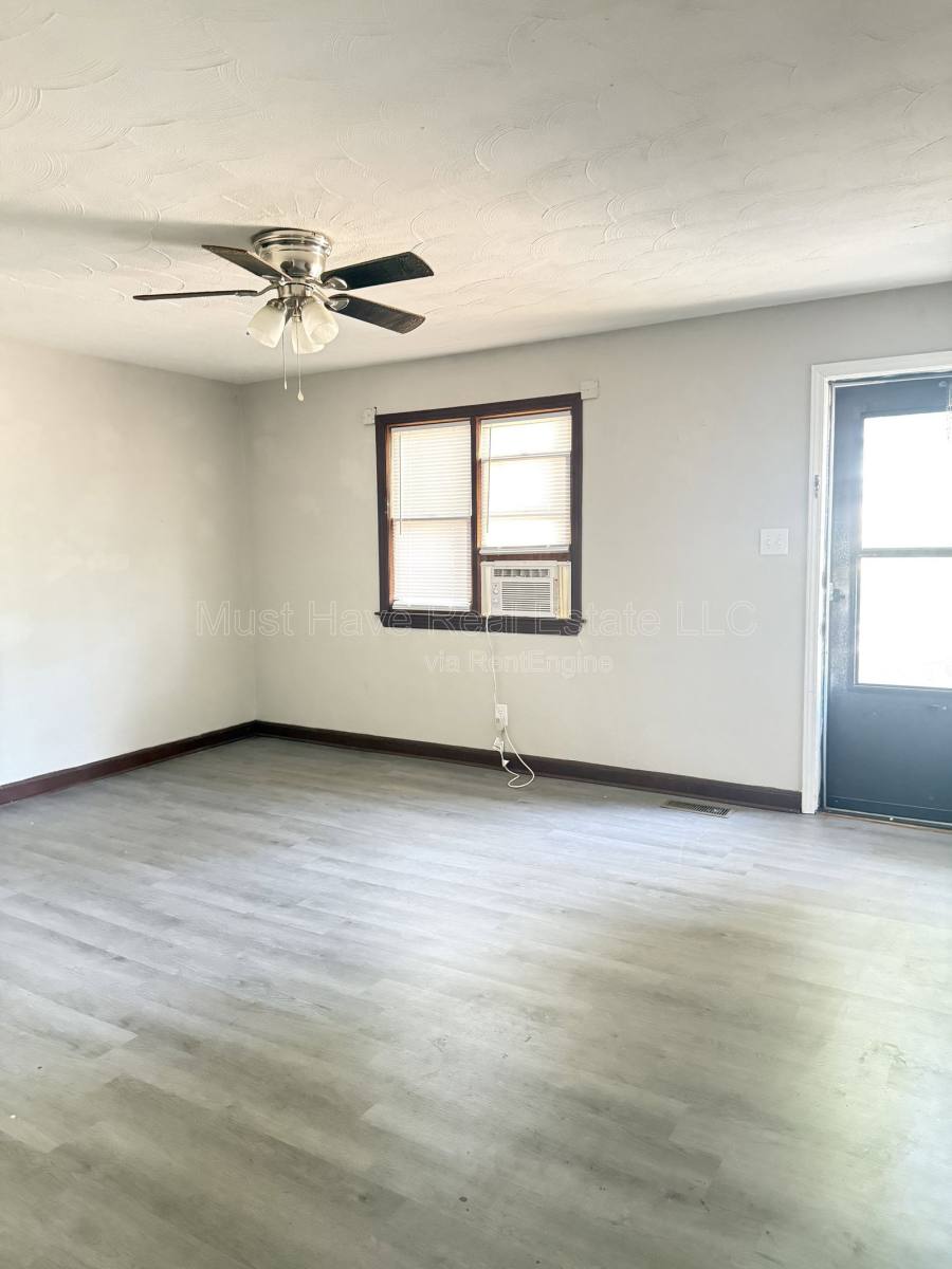 House for rent at 1255 22nd St NE, Hickory, NC 28601