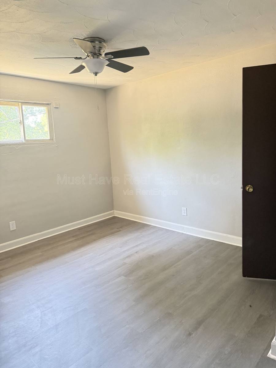 House for rent at 1255 22nd St NE, Hickory, NC 28601