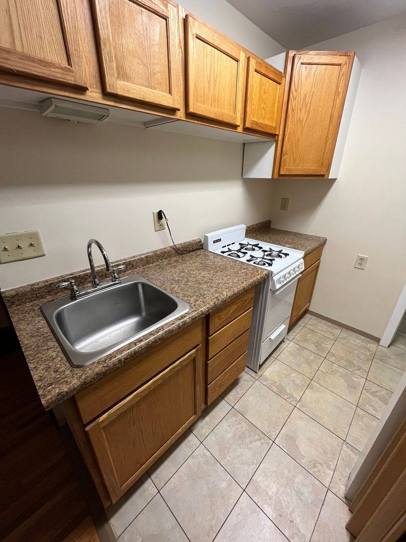 Apartment for rent at 1029 Spafford Ave, Rockford, IL 61107