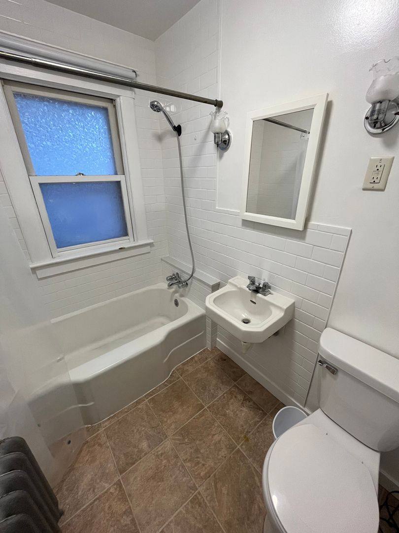 Apartment for rent at 1029 Spafford Ave, Rockford, IL 61107