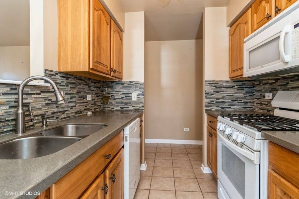 House for rent at 2423 Durango Lane, Naperville, IL 60564