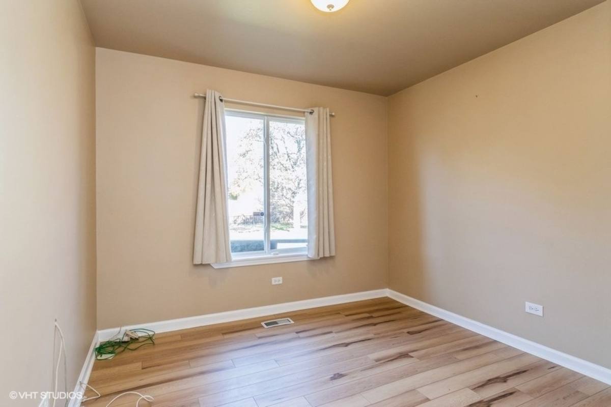 House for rent at 2423 Durango Lane, Naperville, IL 60564