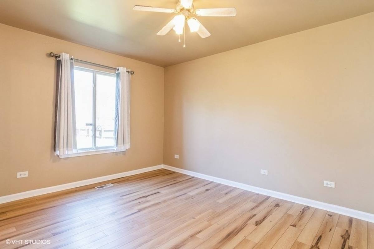 House for rent at 2423 Durango Lane, Naperville, IL 60564