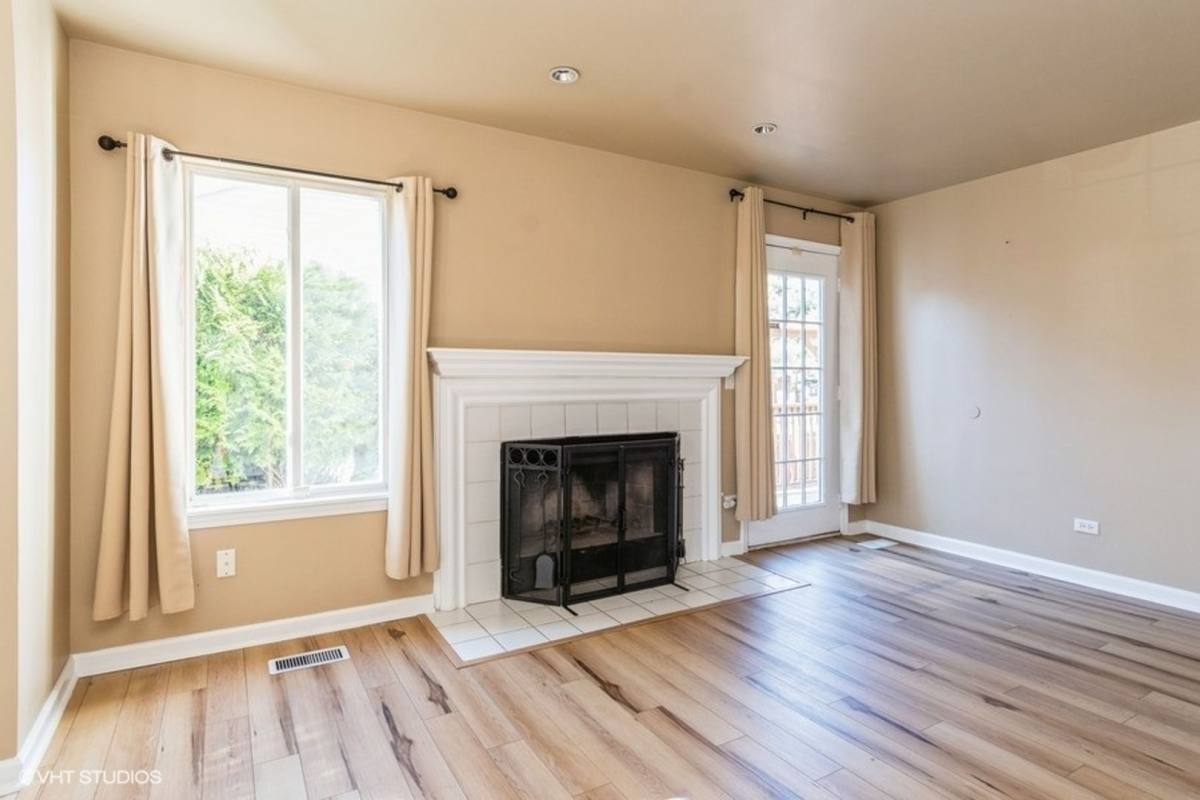 House for rent at 2423 Durango Lane, Naperville, IL 60564