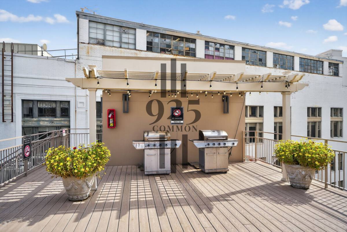 Apartment for rent at 925 Common St #1013, New Orleans, LA 70112