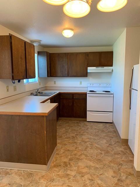 Townhouse for rent at 22 Nevada St, Klamath Falls, OR 97601