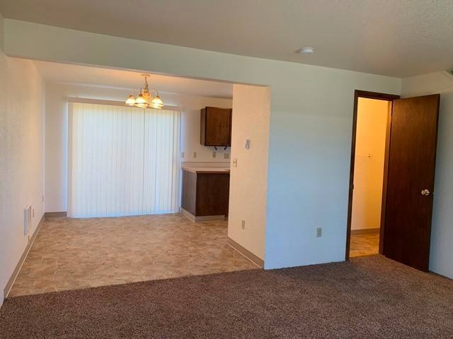 Townhouse for rent at 22 Nevada St, Klamath Falls, OR 97601