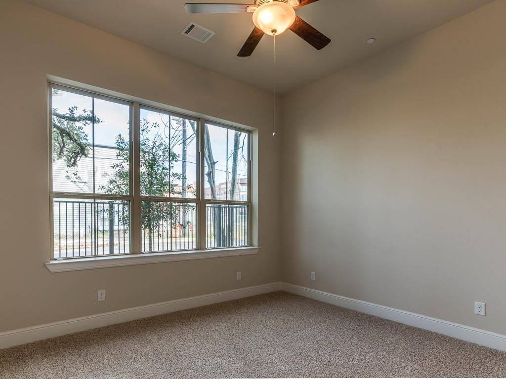 Apartment for rent at 4009 Lillian St, Houston, TX 77007