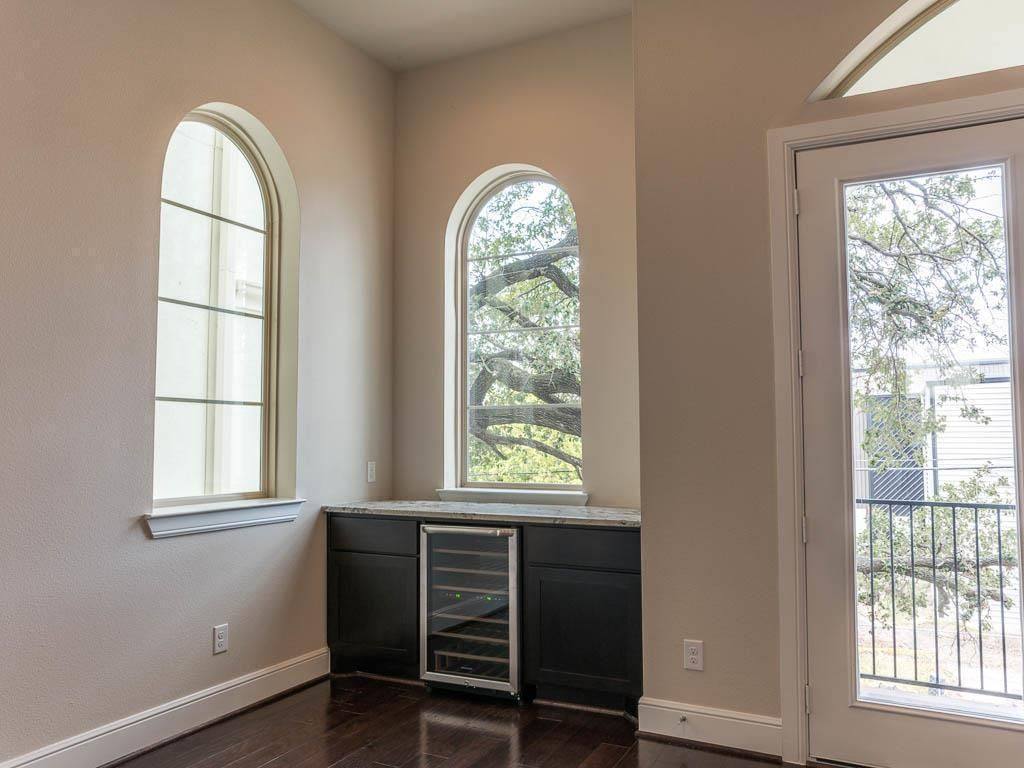 Apartment for rent at 4009 Lillian St, Houston, TX 77007