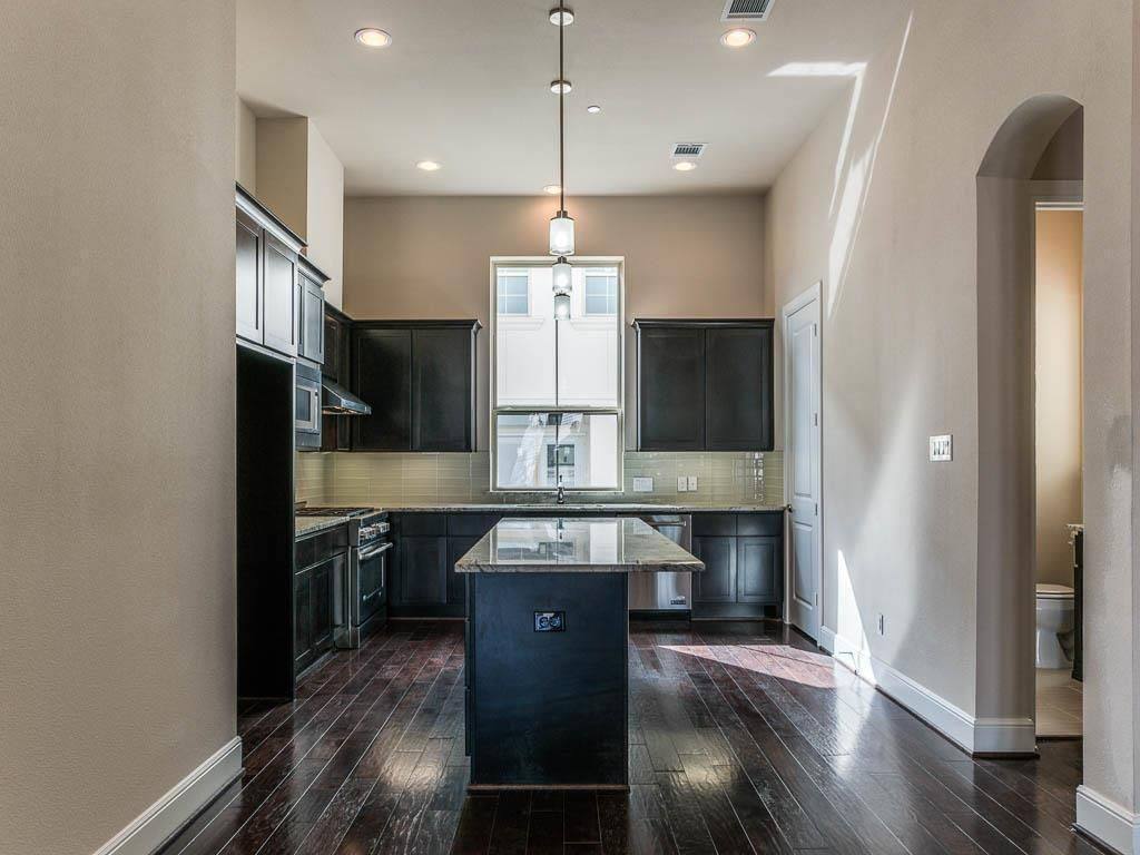 Apartment for rent at 4009 Lillian St, Houston, TX 77007