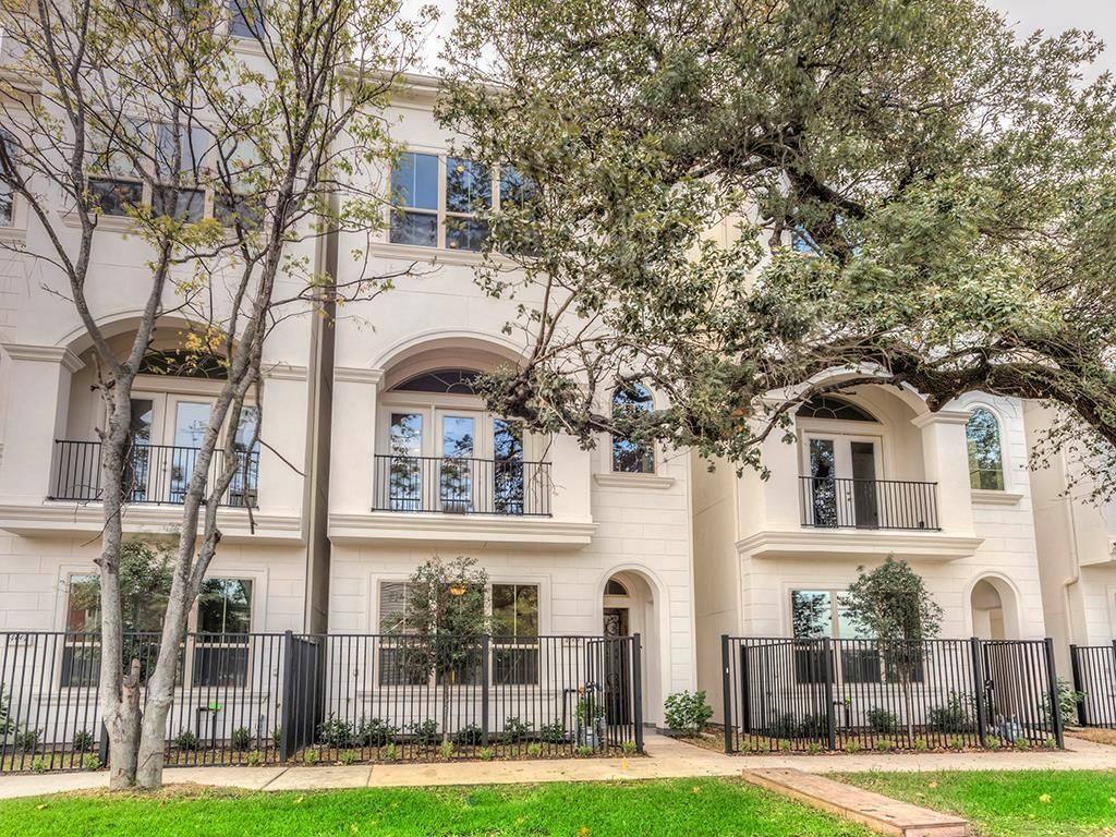 Apartment for rent at 4009 Lillian St, Houston, TX 77007