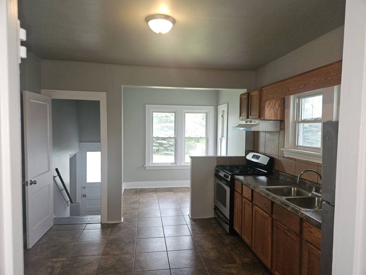 House for rent at 18139 Oakwood Ave, Lansing, IL 60438