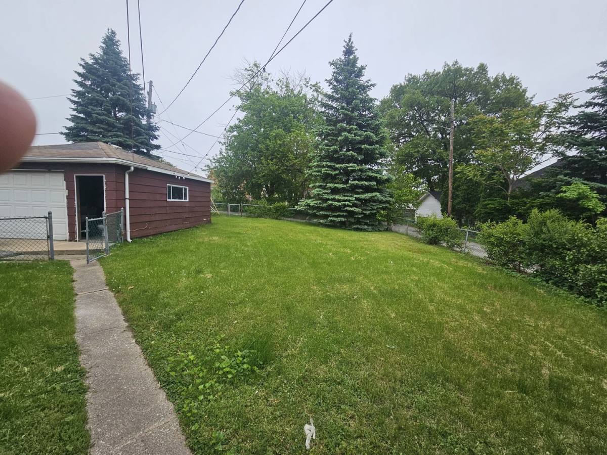 House for rent at 18139 Oakwood Ave, Lansing, IL 60438