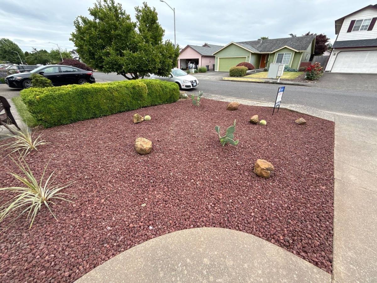 House for rent at 4359 Rodeo Dr NE, Salem, OR 97305