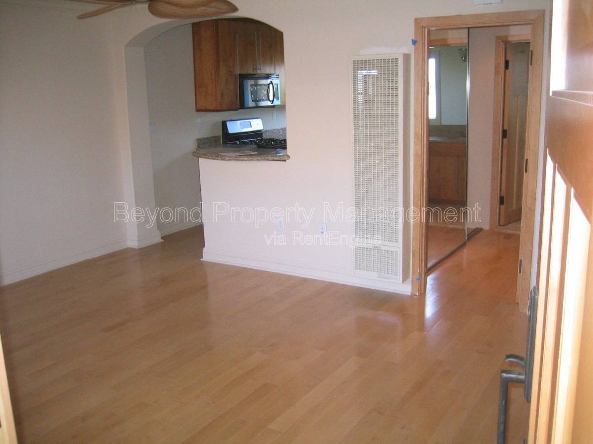 Apartment for rent at 1049 Felspar St #32, San Diego, CA 92109
