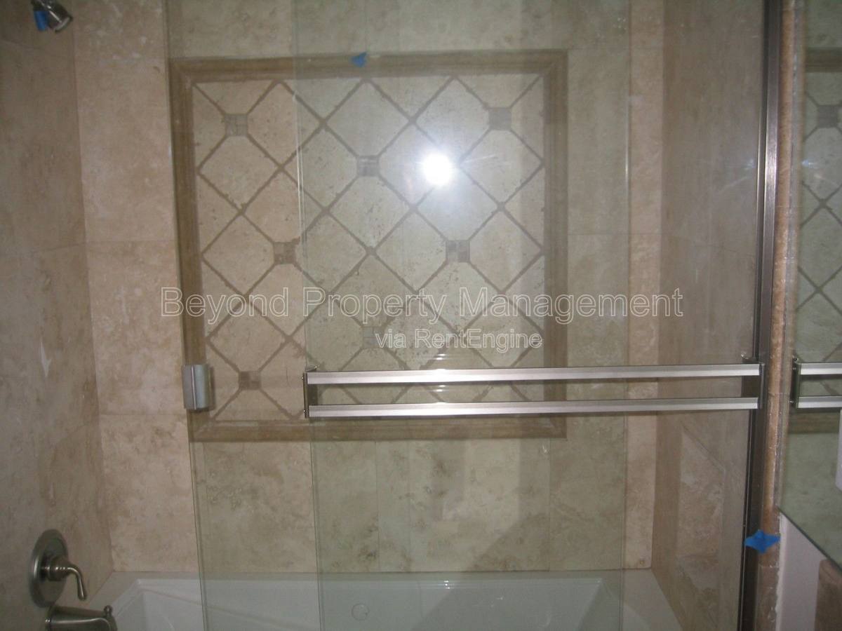Apartment for rent at 1049 Felspar St #32, San Diego, CA 92109