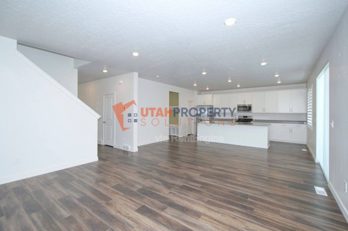 House for rent at 2697 N Snowberry Dr, Saratoga Springs, UT 84045