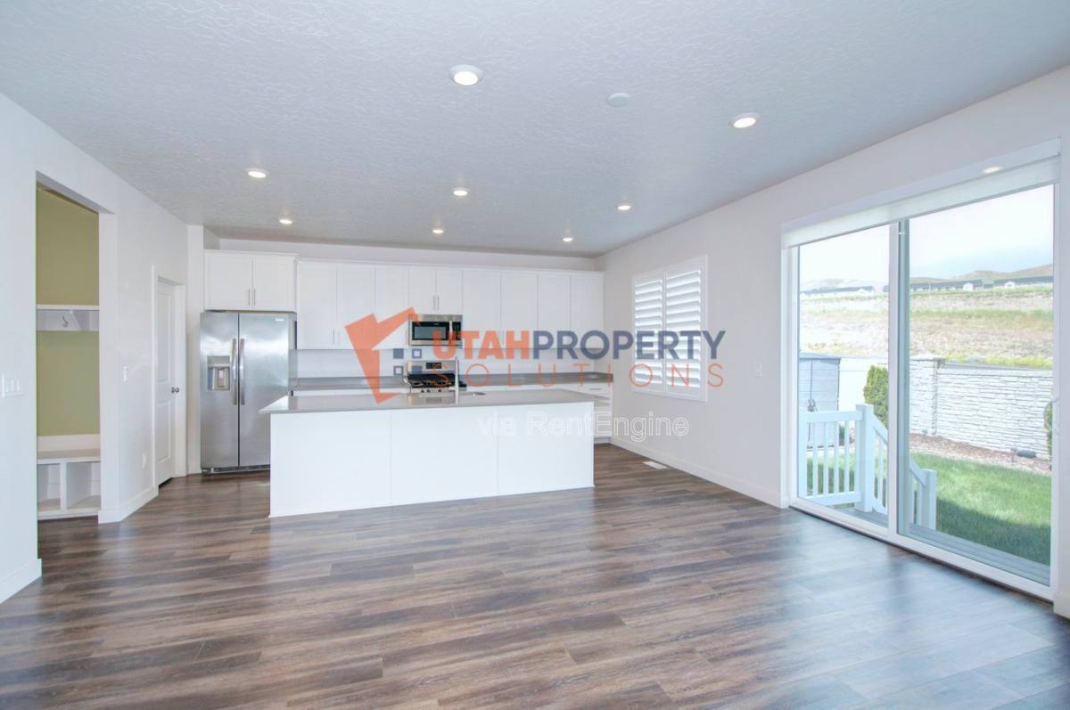 House for rent at 2697 N Snowberry Dr, Saratoga Springs, UT 84045
