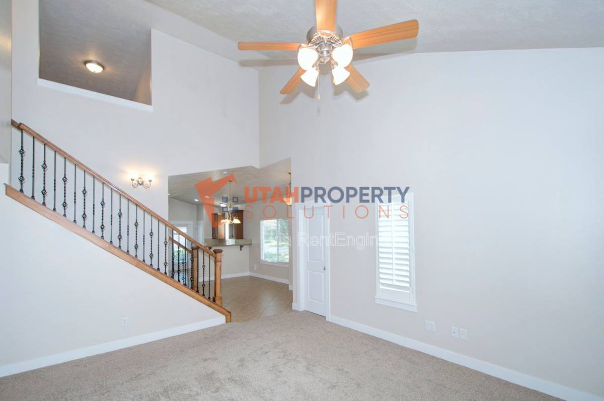 House for rent at 1046 Quarry View Way, Sandy, UT 84094