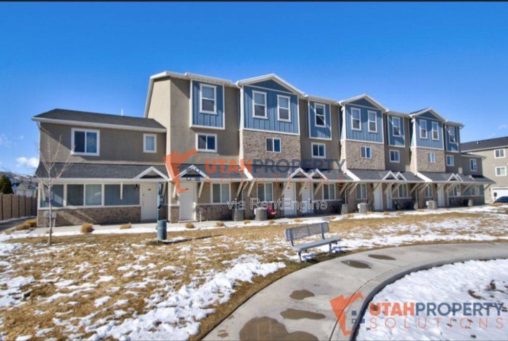 Townhouse for rent at 8172 N Broken Spoke Lane, Eagle Mountain, UT 84005