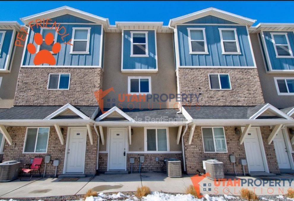 Townhouse for rent at 8172 N Broken Spoke Lane, Eagle Mountain, UT 84005