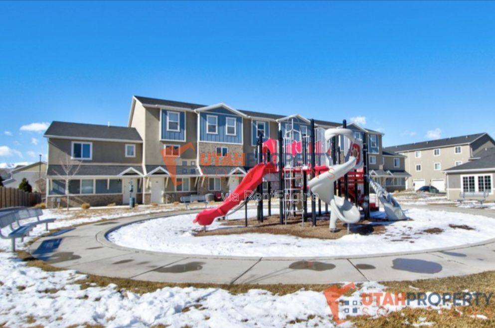 Townhouse for rent at 8172 N Broken Spoke Lane, Eagle Mountain, UT 84005