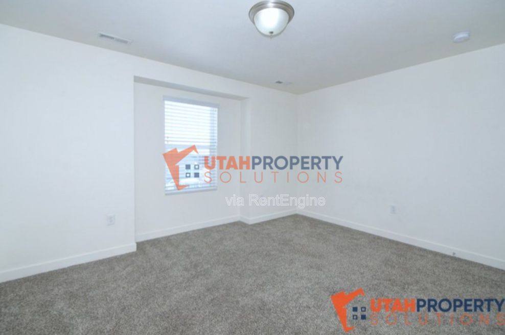 Townhouse for rent at 8172 N Broken Spoke Lane, Eagle Mountain, UT 84005