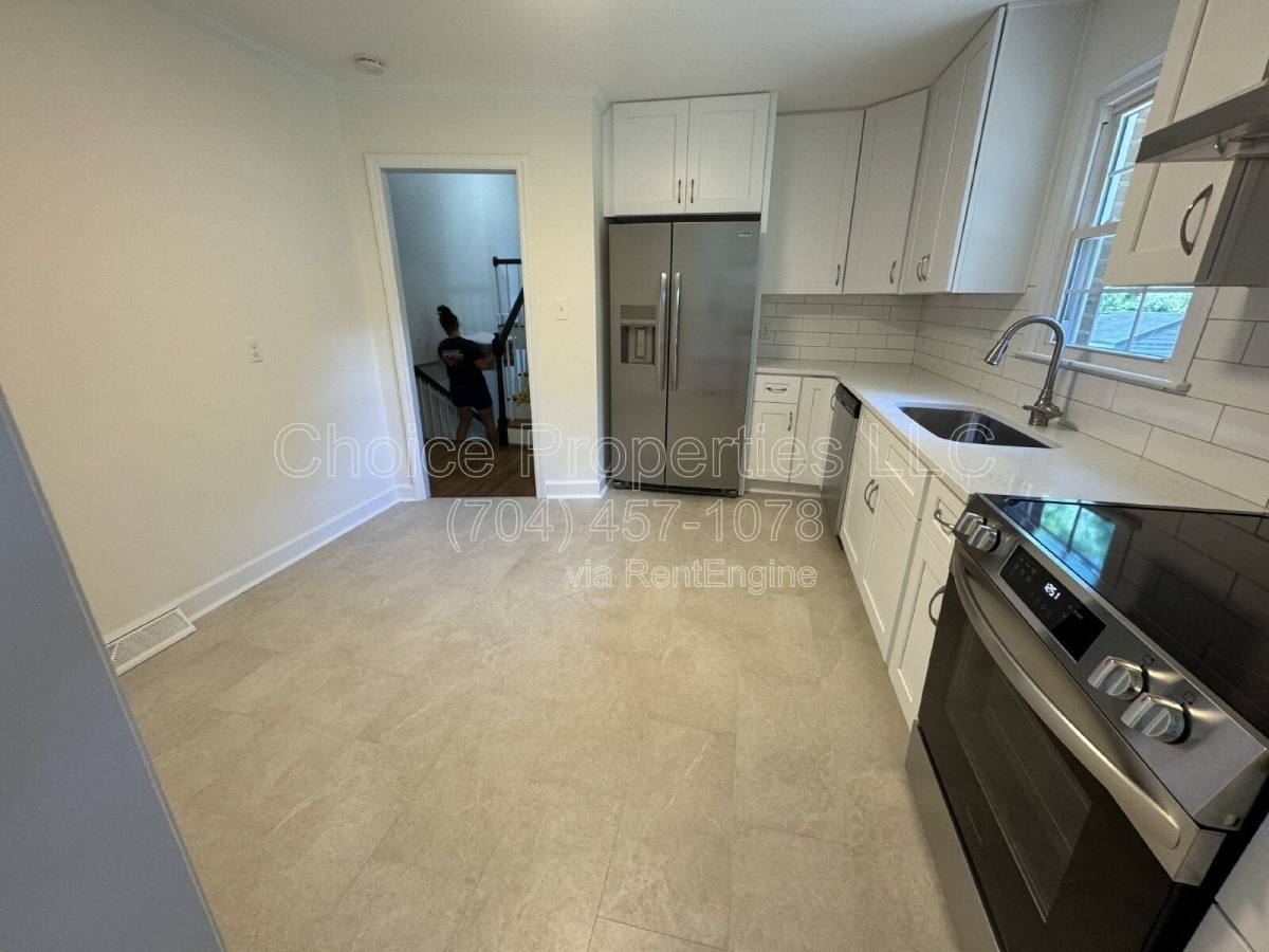 House for rent at 253 Scofield Rd, Charlotte, NC 28209