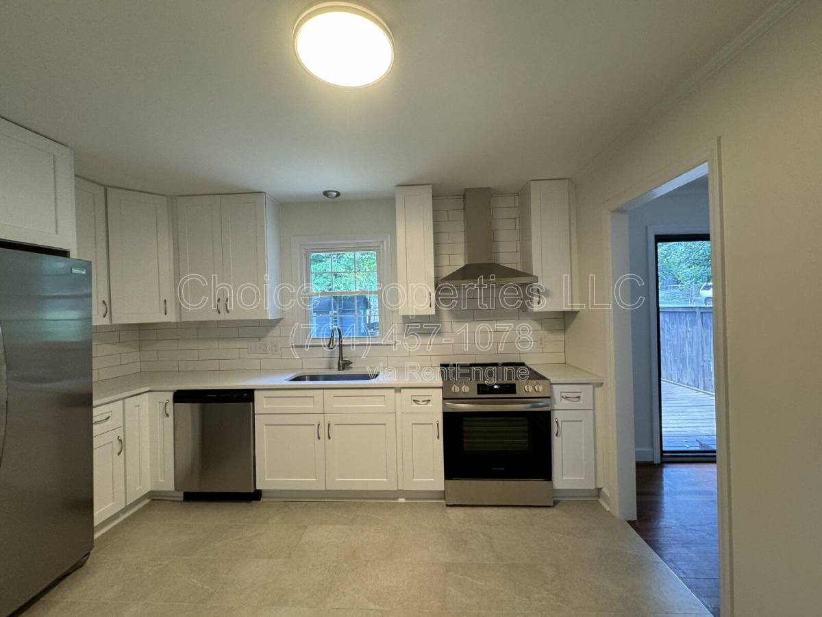 House for rent at 253 Scofield Rd, Charlotte, NC 28209