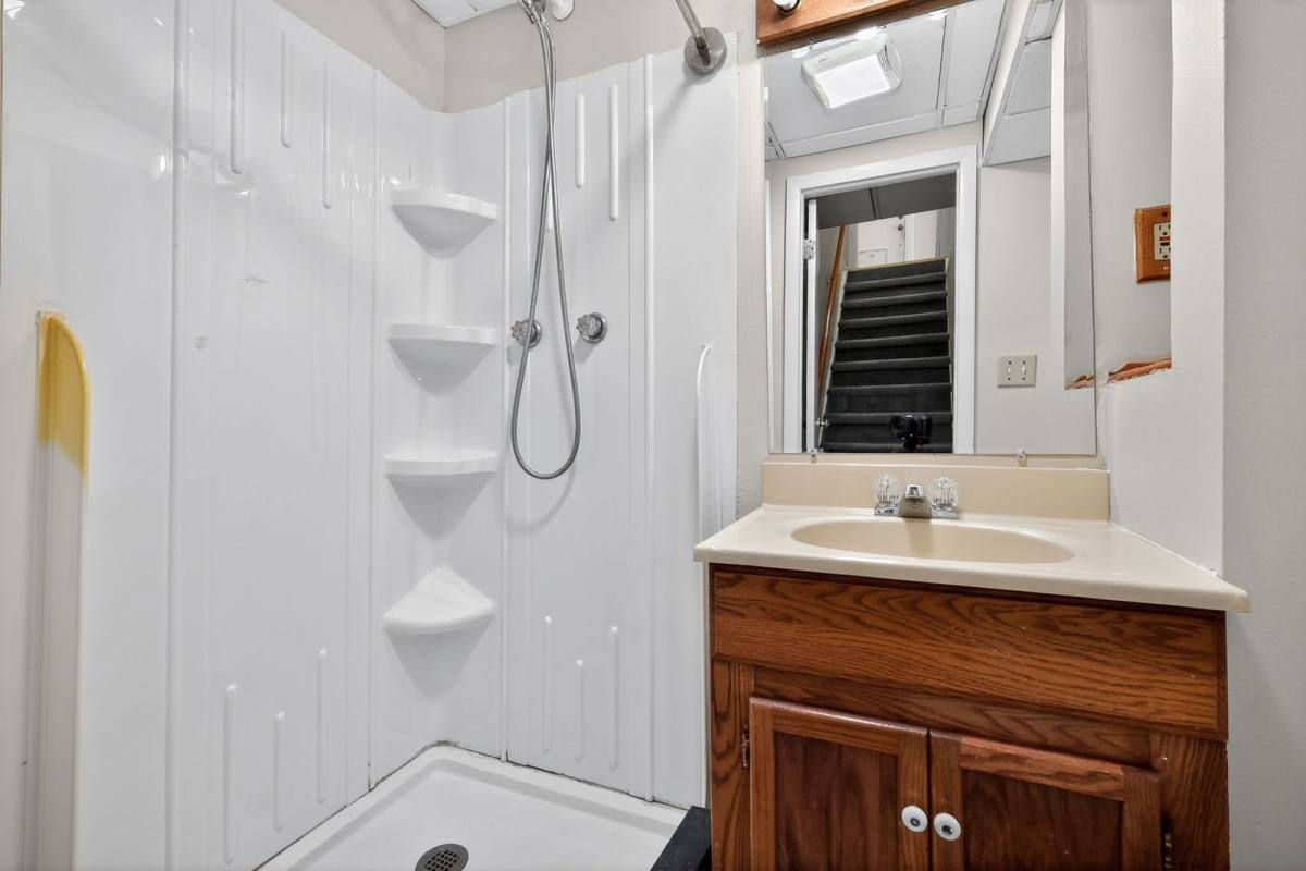 Apartment for rent at 9621 Narragansett Parkway, College Park, MD 20740