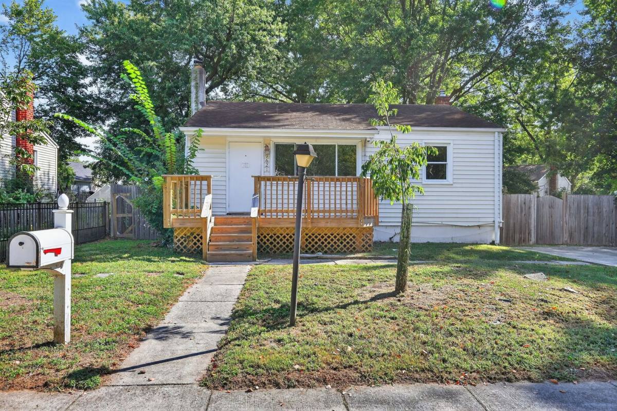 Apartment for rent at 9621 Narragansett Parkway, College Park, MD 20740