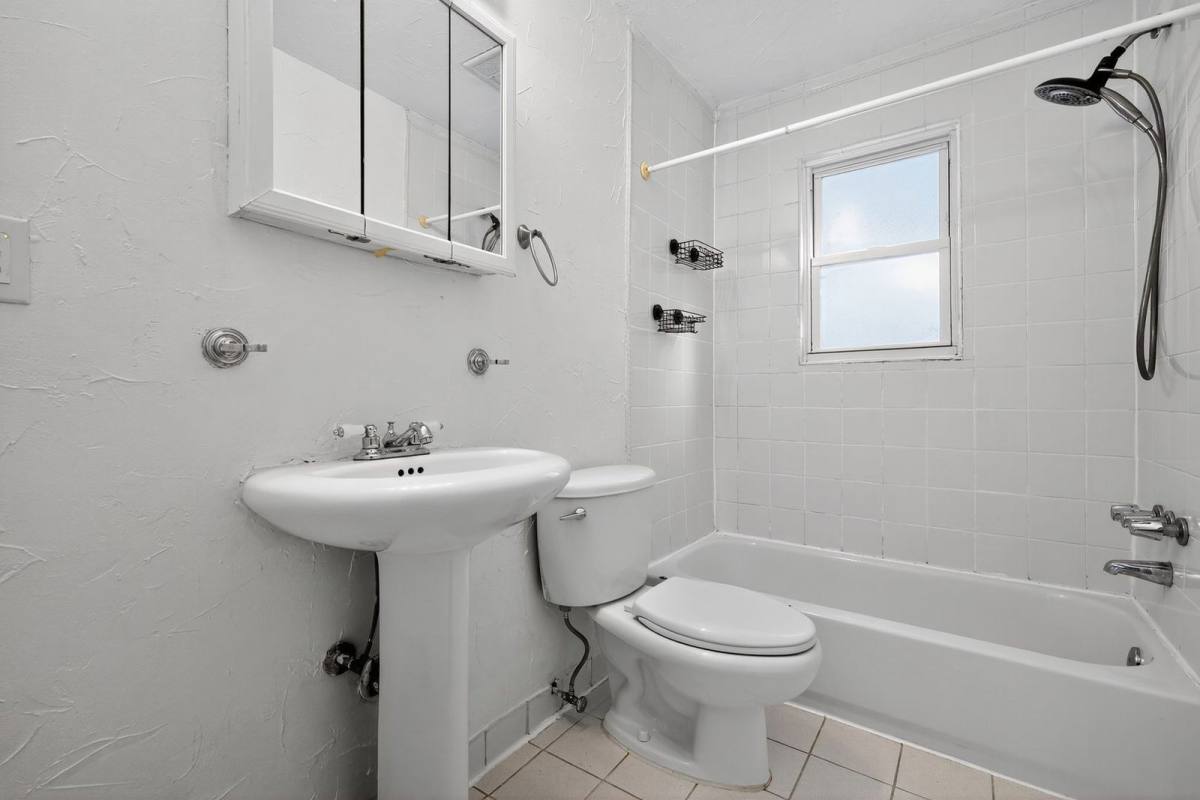 Apartment for rent at 9621 Narragansett Parkway, College Park, MD 20740