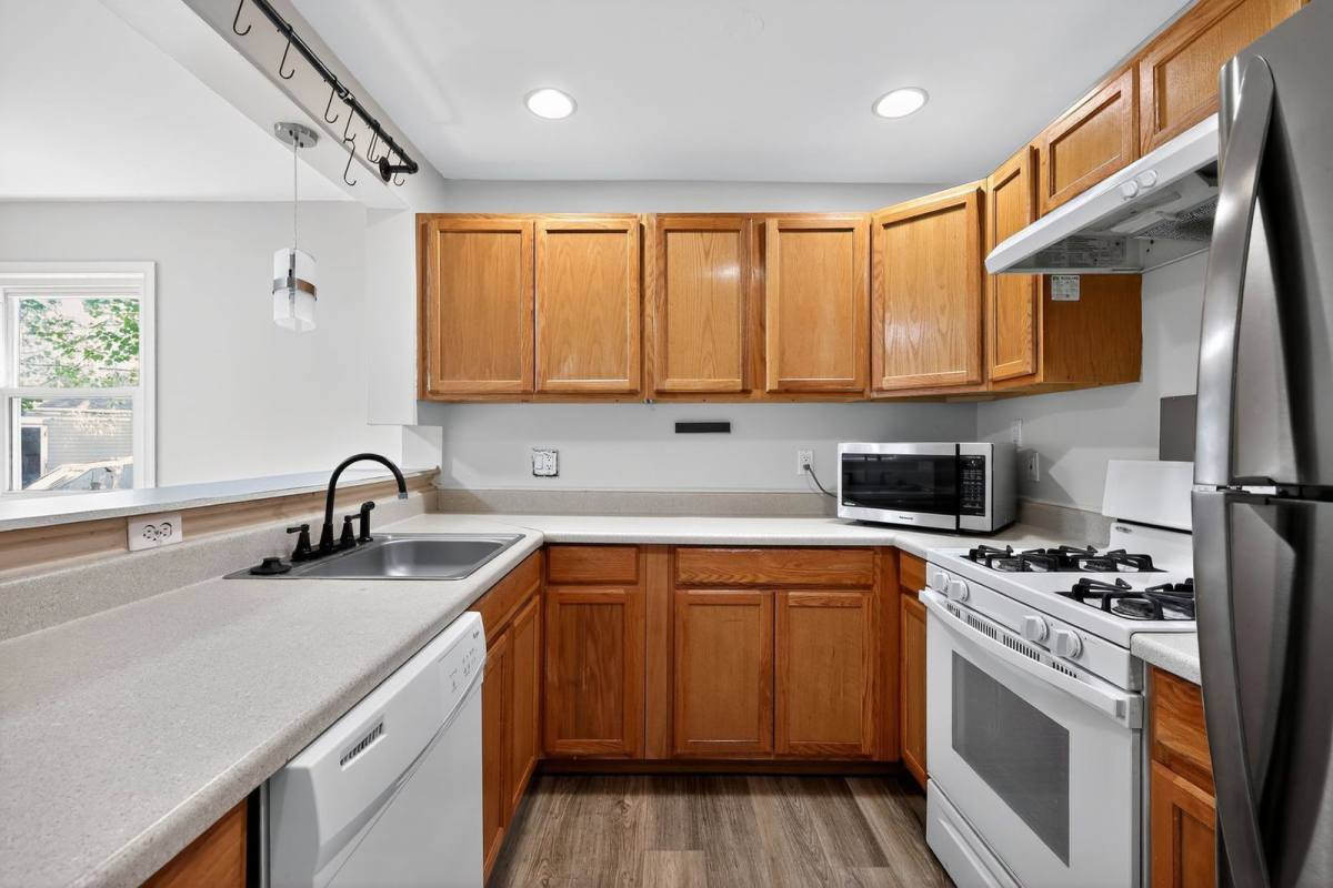 Apartment for rent at 9621 Narragansett Parkway, College Park, MD 20740