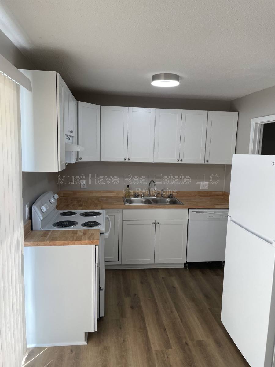 Apartment for rent at 1051 3rd St SE #1069, Hickory, NC 28602
