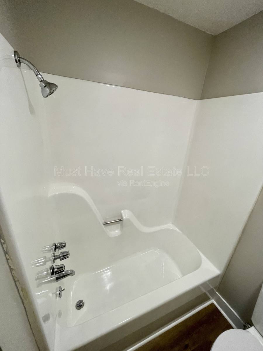 Apartment for rent at 1051 3rd St SE #1069, Hickory, NC 28602