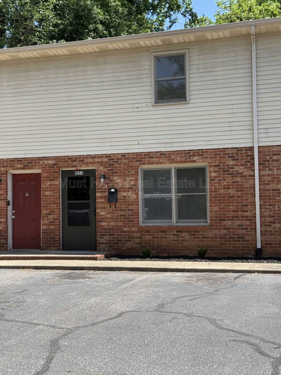 Apartment for rent at 1051 3rd St SE #1069, Hickory, NC 28602