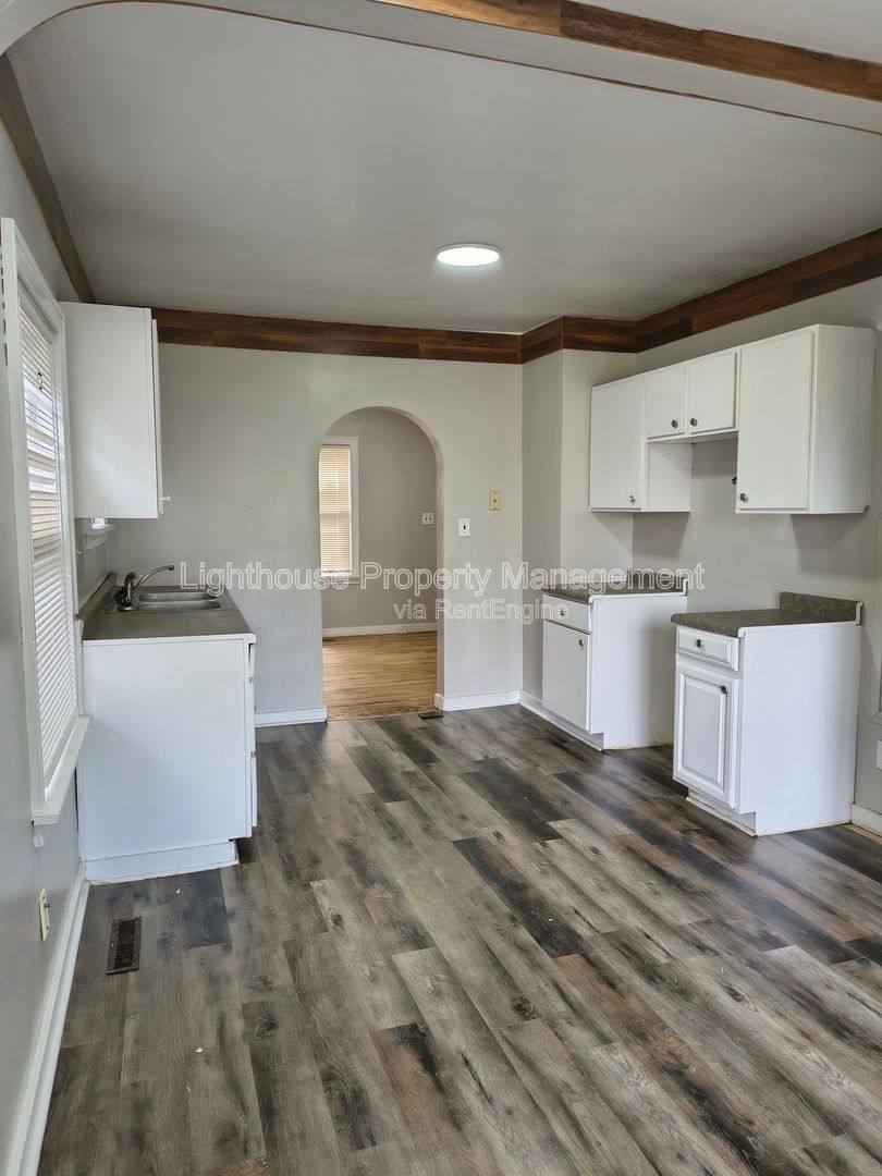 Apartment for rent at 3041 Lemuel St, Muskegon, MI 49444