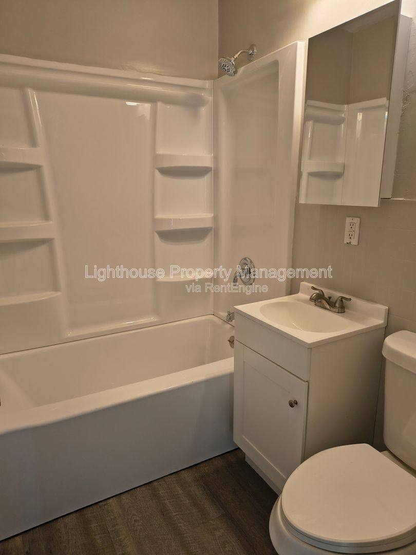 Apartment for rent at 3041 Lemuel St, Muskegon, MI 49444