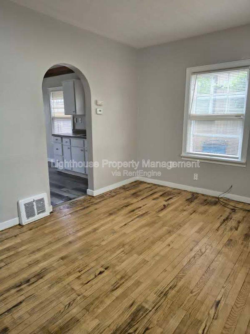 Apartment for rent at 3041 Lemuel St, Muskegon, MI 49444