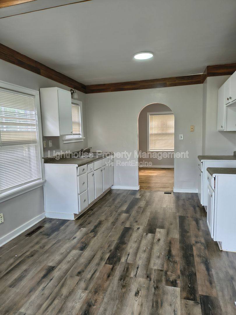 Apartment for rent at 3041 Lemuel St, Muskegon, MI 49444