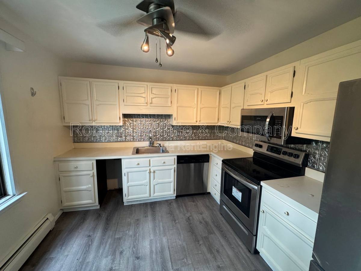Condo for rent at 38 Granite Rd, Guilford, CT 06437