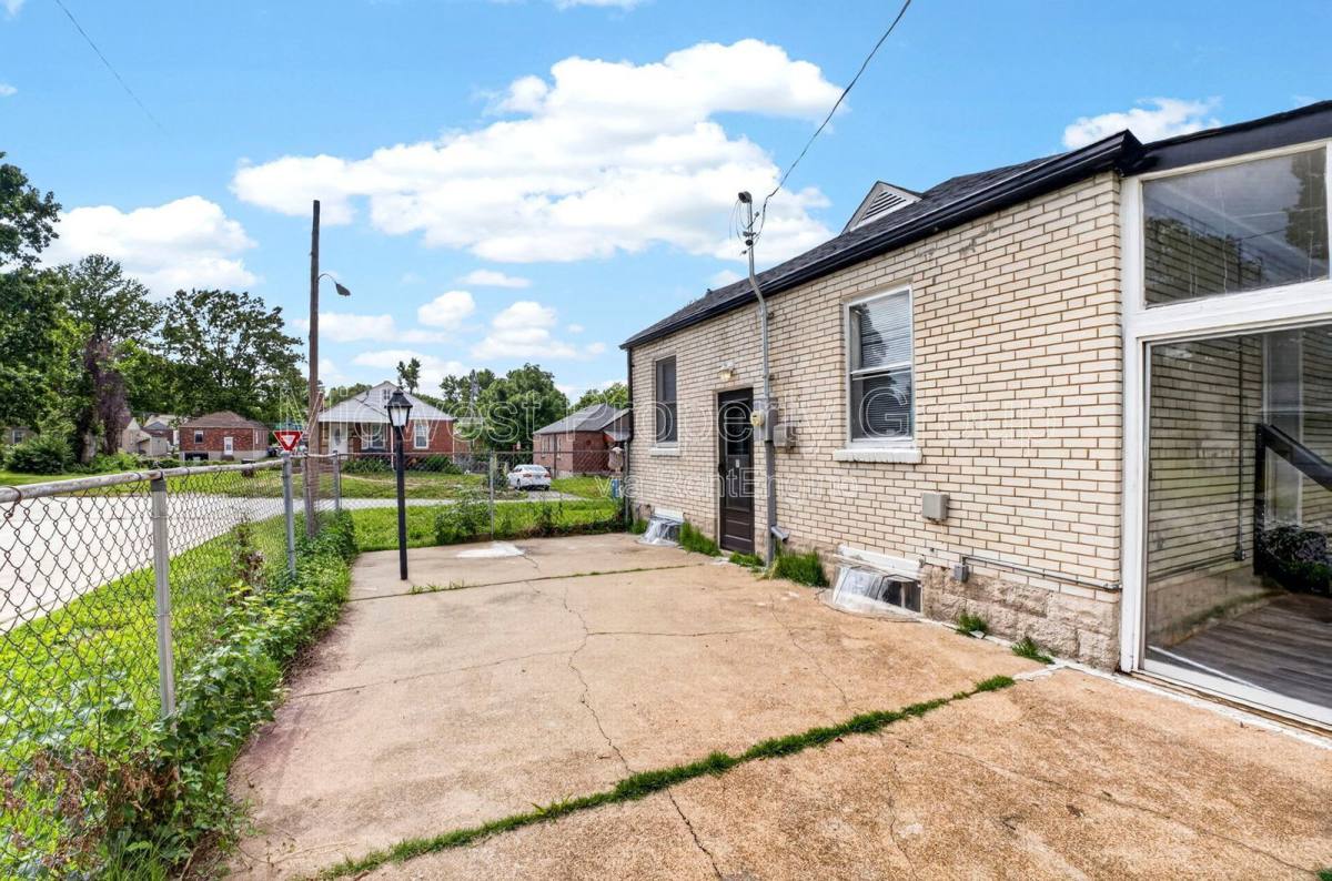 Apartment for rent at 222 Henquin Dr, Saint Louis, MO 63135